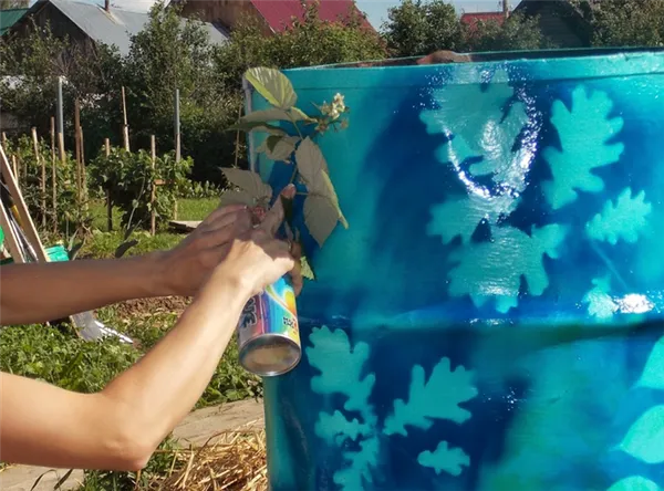 Как раскрасить бочки для сада своими руками. Как раскрасить бочки на даче своими руками. 6