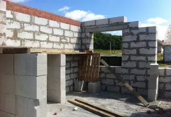 Железобетонные стеновые панели: применение, характеристики. Какие бетонные панели выполняют из легких и ячеистых бетонов. 3