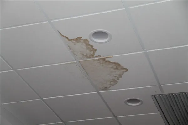 Простые способы по исправлению ужасной потолочной плитки. Как обновить потолок из пенопластовой плитки. 11