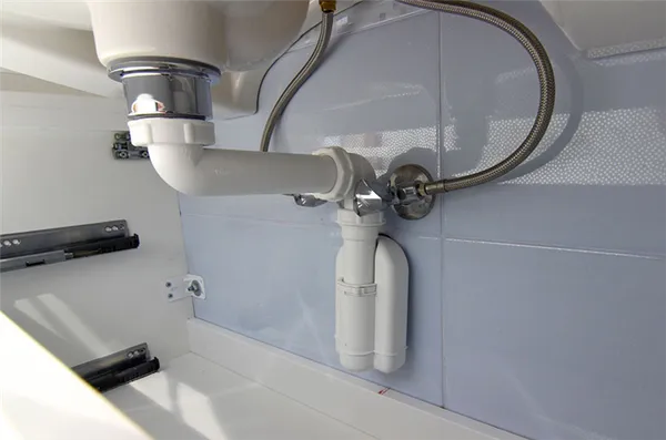 Устройство водного затвора используется на всей сантехнике в доме