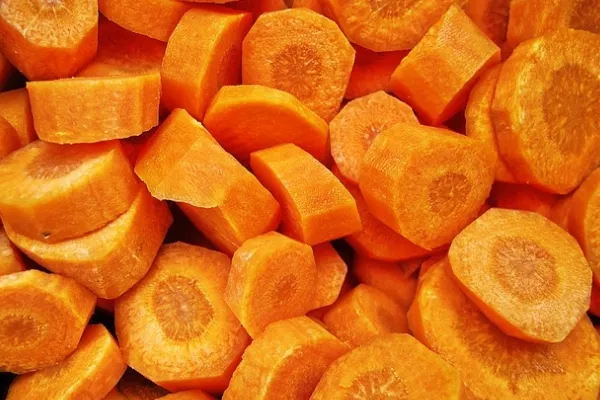 Почему морковь оранжевого цвета. Какие вещества обуславливают цвет моркови. 3