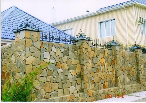 Как построить забор из камня максимально дёшево и на века. Как сделать каменный забор. 4