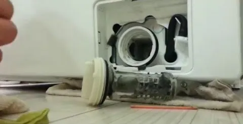 чистим фильтр стиральной машины Самсунг