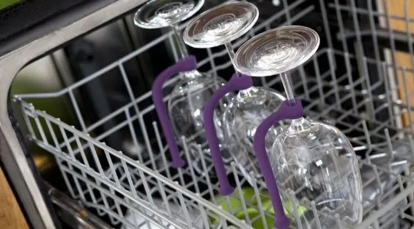 Дополнительные аксессуары для крепления бокалов в посудомоечной машины помогут сохранить их