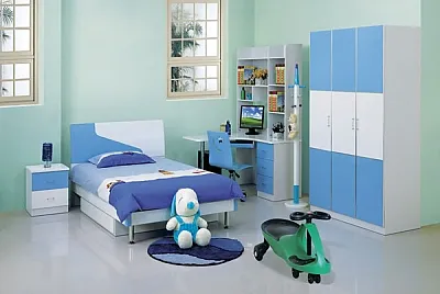 обои светло-голубого цвета для детской комнаты
