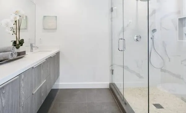 Душевая кабина без поддона — тренд ванной 2023 года ( 44 фото). Как сделать душ в ванной. 9