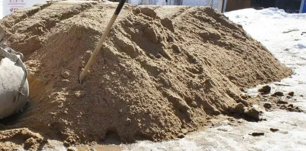 Какой песок нужен для стяжки пола: речной мытый, двух фракций (не мелкий) 