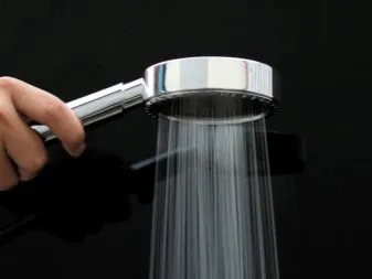 Душевая лейка для экономии воды в ванной комнате