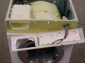 Нимаем панель управления стиральной машины