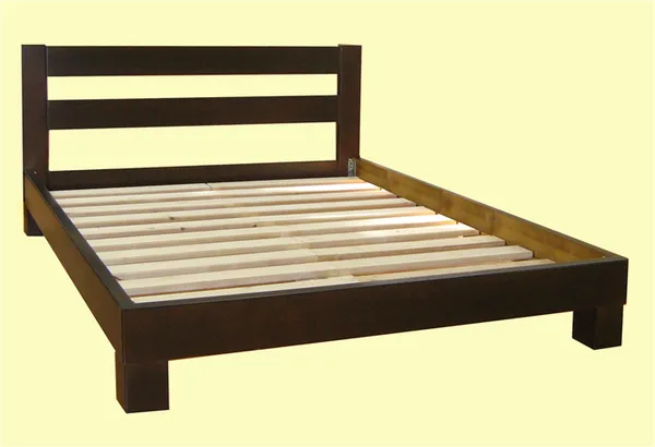 Прочный каркас деревянной кровати