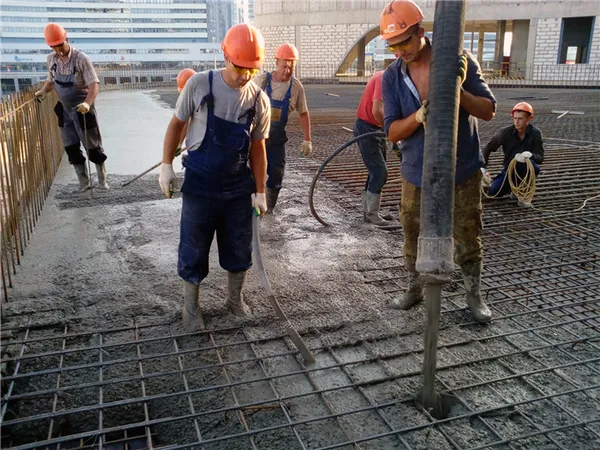 бетонирование монолитной плиты перекрытия