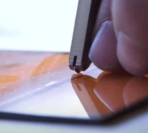 Как правильно резать стекло стеклорезом. Как резать стекло стеклорезом. 2