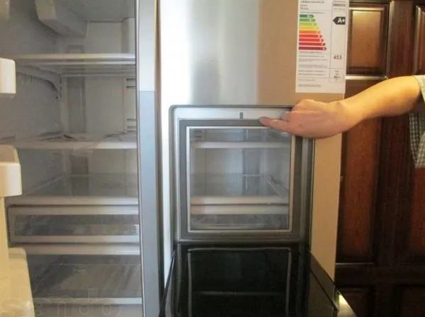 Обзор зоны свежести бытового холодильника Беко со специальной мини дверцей с прозрачным стеклом