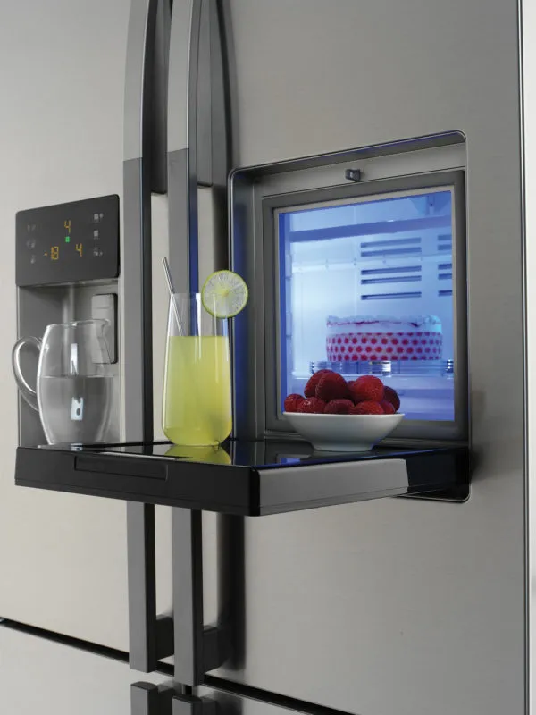 В основном отделении холодильника Беко GNE 134620 X предусмотрена зона свежести с быстрым доступом снаружи