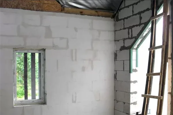 Оштукатуривание стен из газобетона внутри помещения. Чем штукатурить газобетон внутри дома. 5