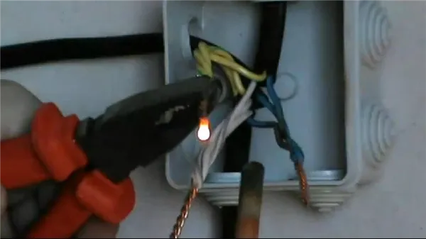 Как сварить медные провода в домашних условиях. Как сварить провода в распределительной коробке. 6