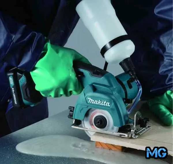 Makita CC301DWAE